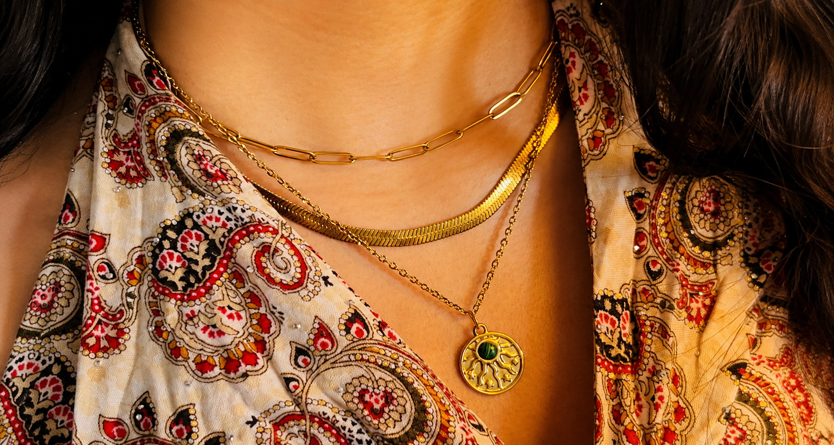 How to Layer Jewellery Like a Stylist