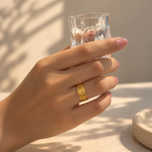 Lucky Clover Signet Ring