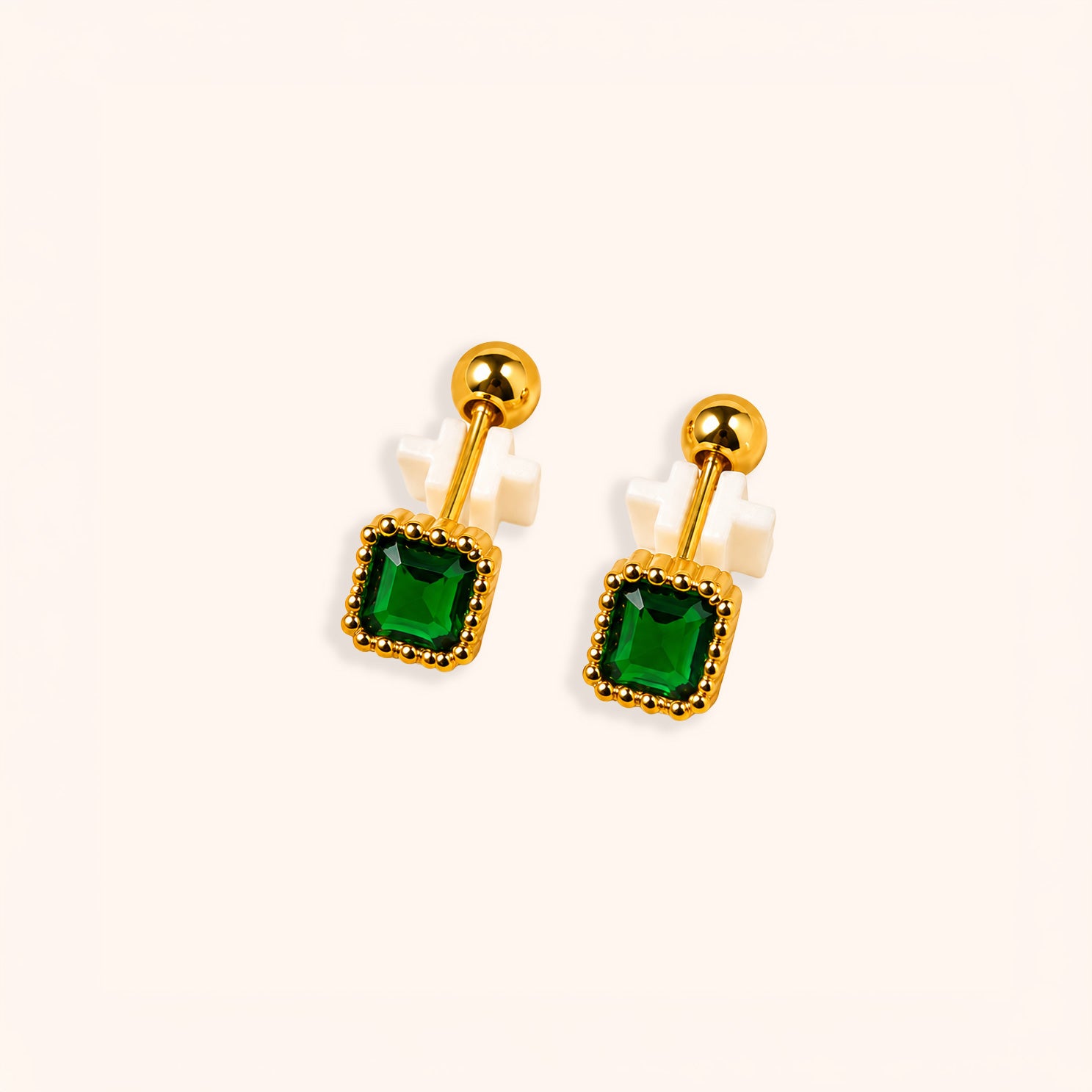 Emerald Luxe Cartilage Stud