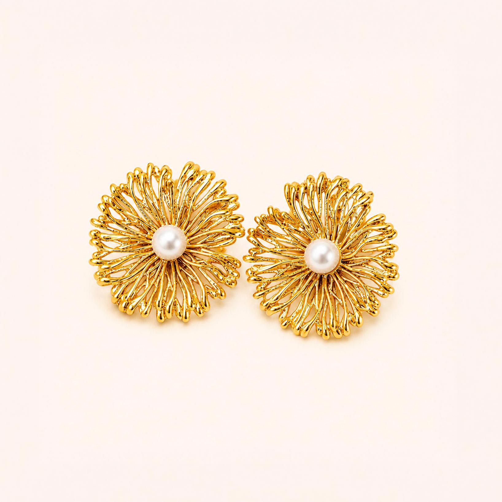 Vintage Radiant Daisy Earrings